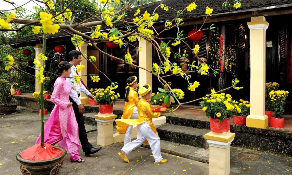 Xuất hành đầu năm: Nghi thức văn hóa giúp “chỉnh tâm” cho hành trình mới