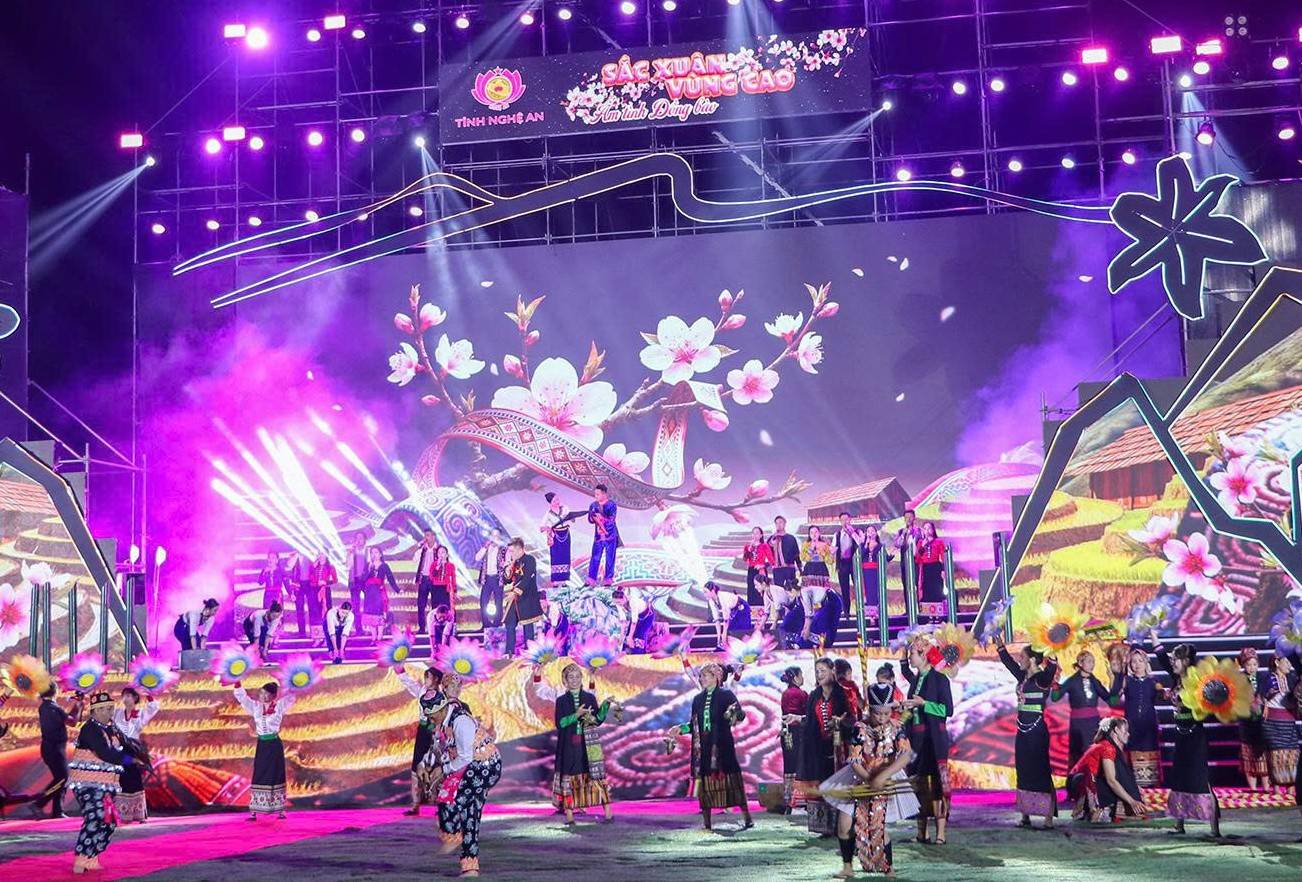 Nghệ An tổ chức Chương trình “Sắc Xuân vùng cao” mang Tết ấm đến với người dân vùng biên giới