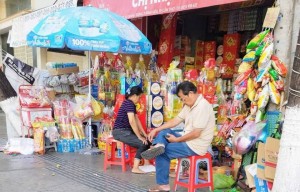 Dòng chảy thầm lặng của kinh tế mùng Một Tết