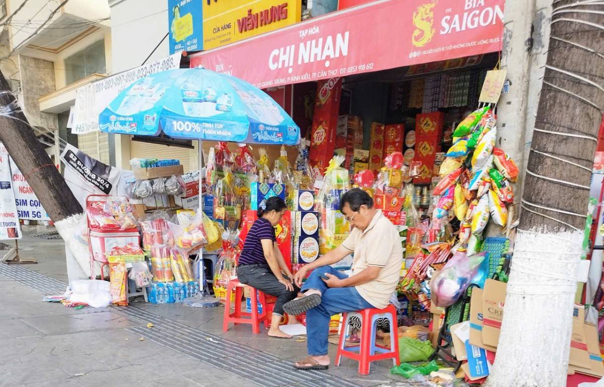 Dòng chảy thầm lặng của kinh tế mùng Một Tết