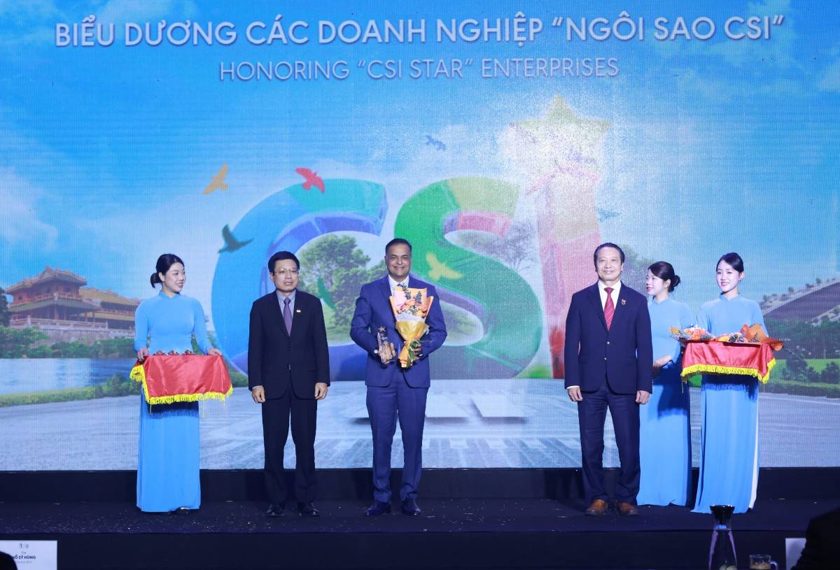 Tại Chương trình Công bố Doanh nghiệp Bền vững (CSI) 2025, Nestlé Việt Nam vinh dự nhận danh hiệu “Ngôi sao CSI” do VCCI trao tặng – đánh dấu 5 năm liên tiếp nằm trong Top 10 doanh nghiệp bền vững nhất Việt Nam trong lĩnh vực sản xuất