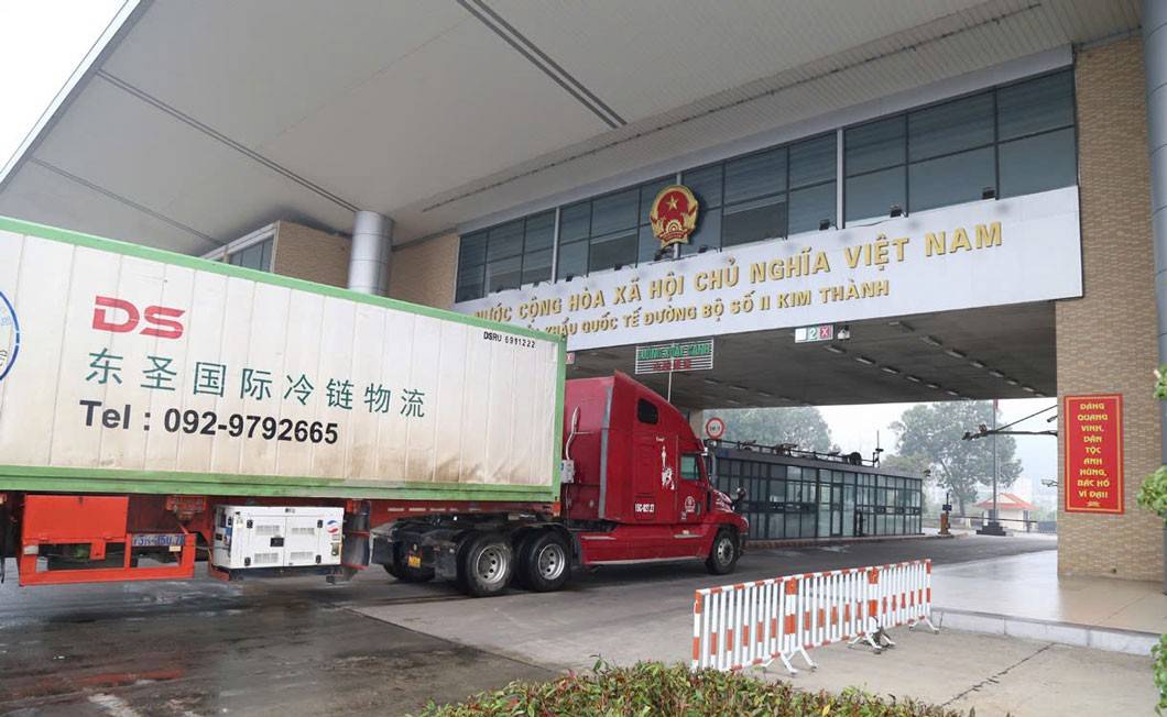Nông sản “xông đất” cửa khẩu, thông quan suôn sẻ đầu năm