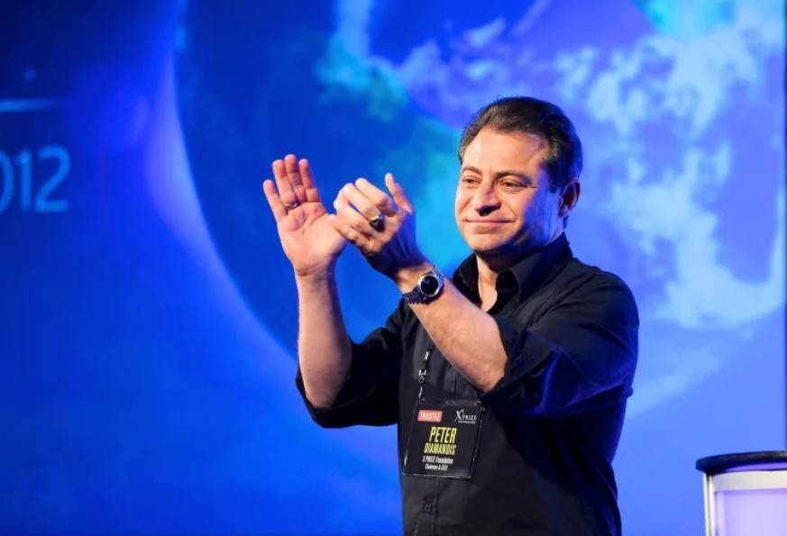 Chủ tịch điều hành của XPRIZE, một tổ chức quốc tế chuyên tổ chức các giải thưởng khuyến khích đổi mới đột phá trong khoa học và công nghệ.