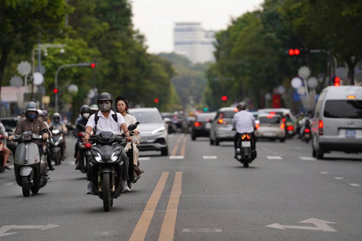 Giao thông TP.Hồ Chí Minh thông thoáng trong ngày làm việc đầu tiên sau Tết Bính Ngọ 2026