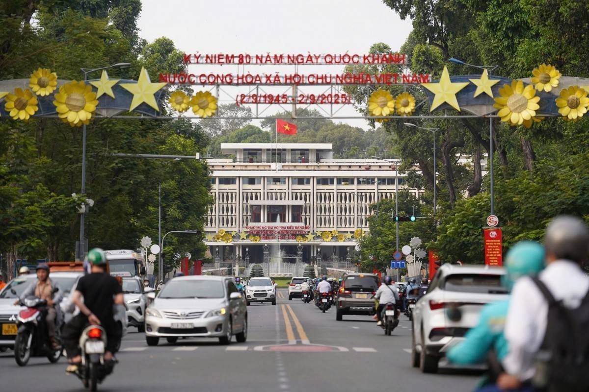 Giao thông TP.Hồ Chí Minh thông thoáng trong ngày làm việc đầu tiên sau Tết Bính Ngọ 2026