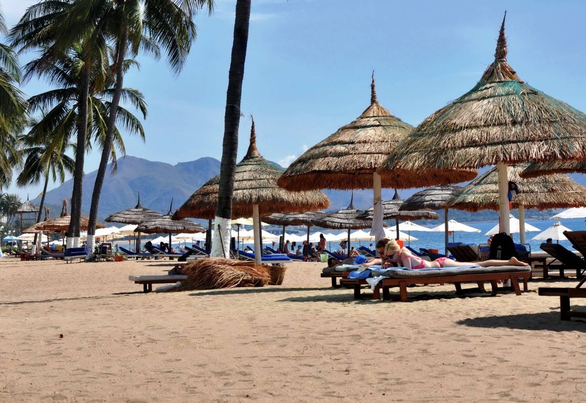 Siêu du thuyền sang trọng nhất thế giới Seven Seas Explorer đến Khánh Hòa