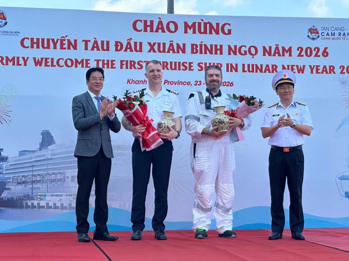 Siêu du thuyền sang trọng nhất thế giới Seven Seas Explorer đến Khánh Hòa