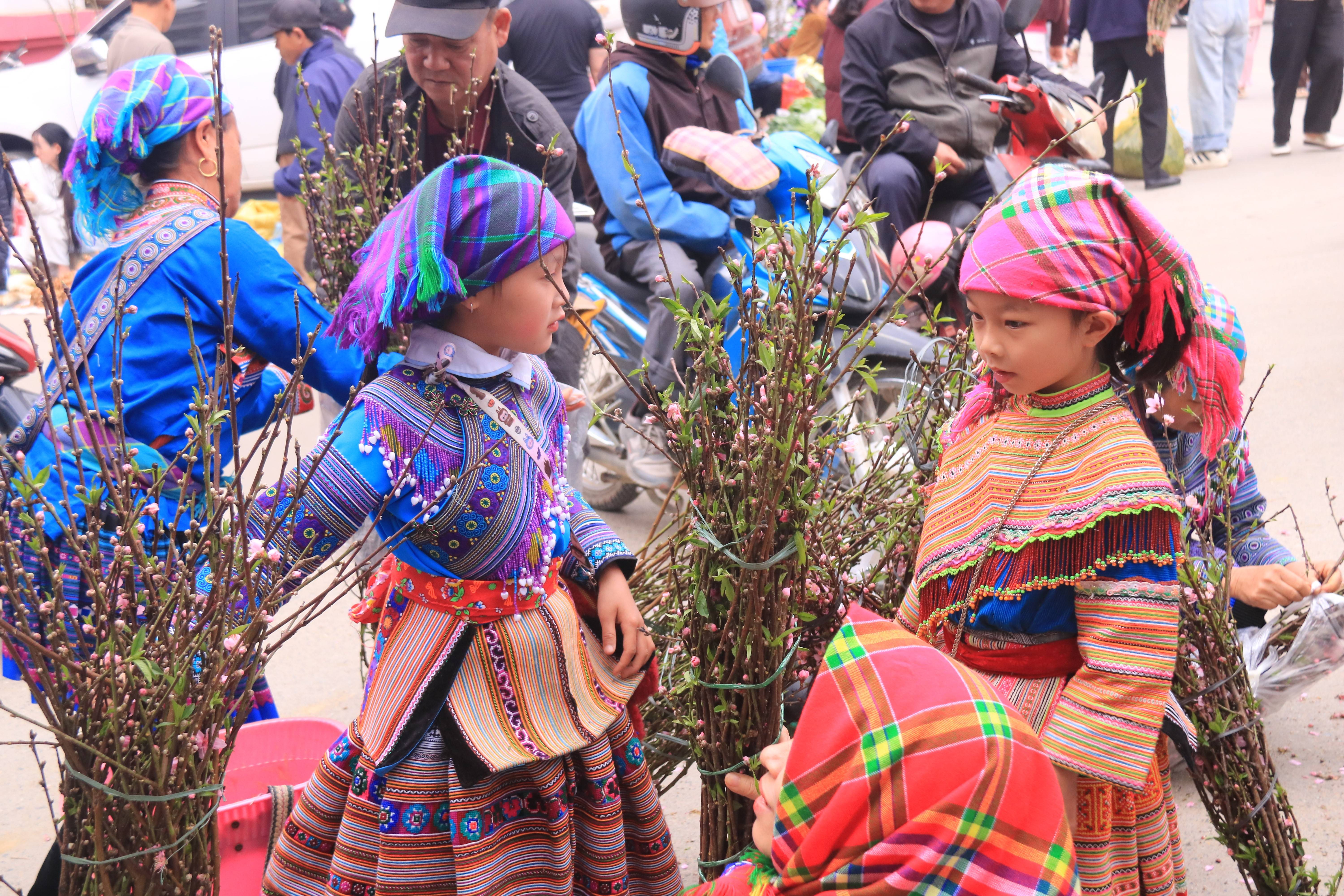 Chợ phiên đầu năm Bắc Hà: Điểm hẹn văn hóa, động lực kinh tế vùng cao