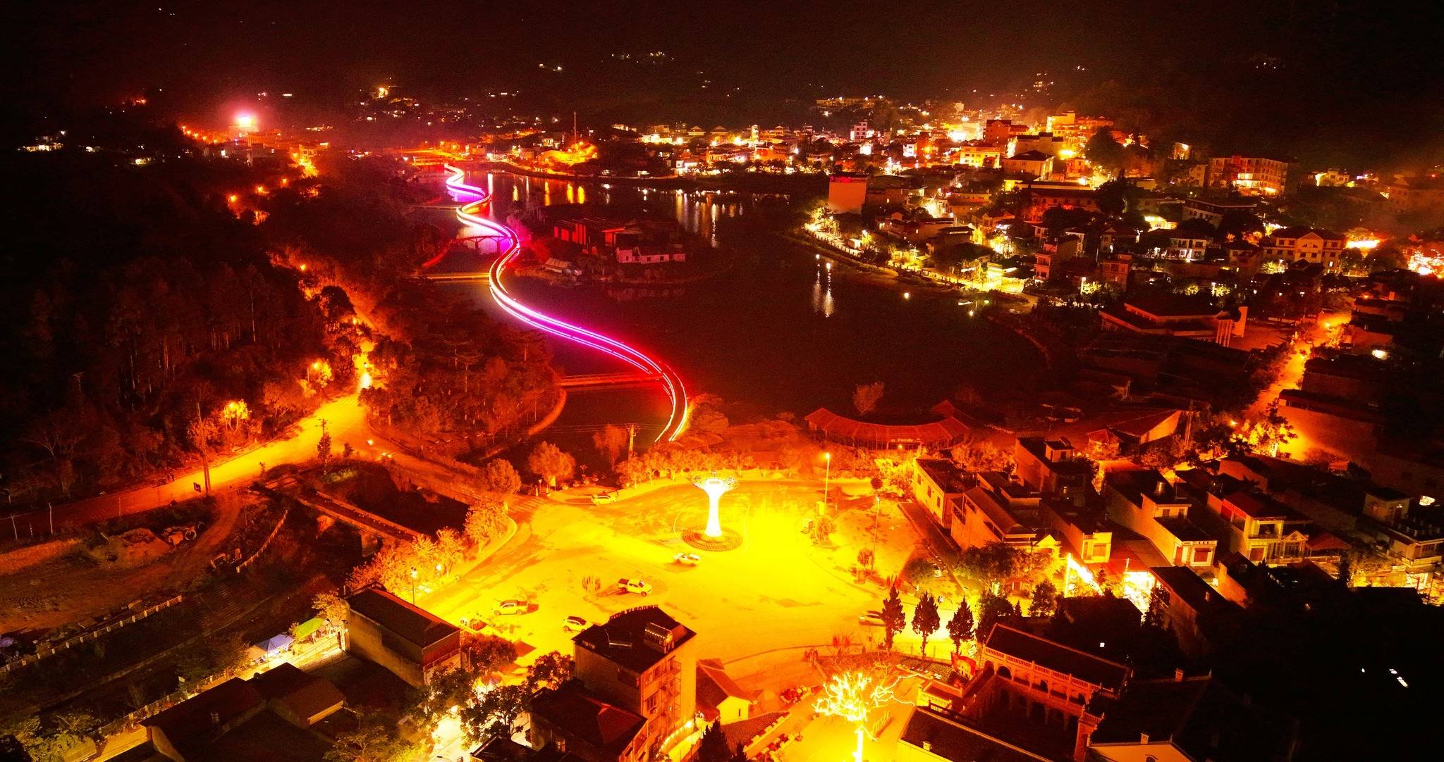 Cao nguyên trắng mến khách, nhưng mang một diện mạo hiện đại hơn, rạng rỡ hơn. 