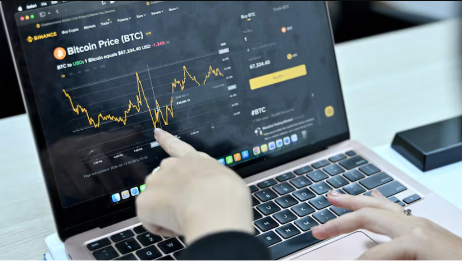 Bitcoin, dầu và USD đồng loạt giảm trước thuế quan mới của Mỹ