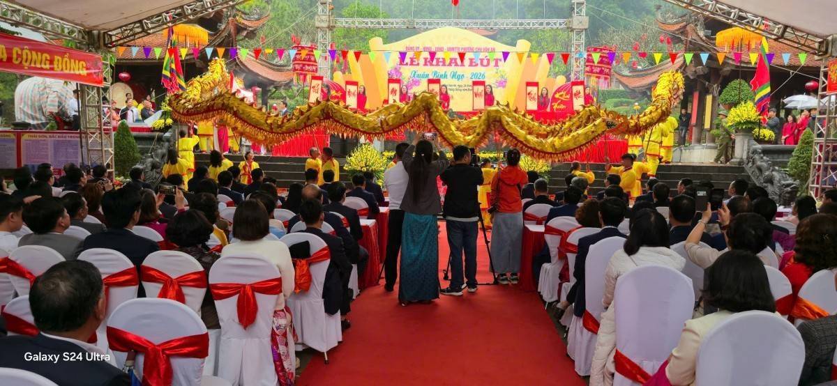 Trang trọng Lễ Khai bút Xuân Bính Ngọ 2026 tại Đền thờ Chu Văn An