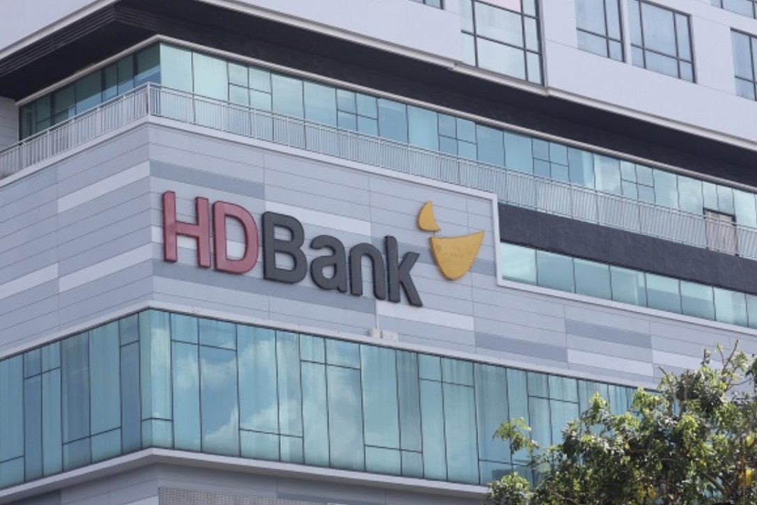 Hiệu quả sinh lời ngân hàng 2025: HDBank dẫn đầu ROE, Techcombank quán quân ROA và định giá ngành vẫn hấp dẫn