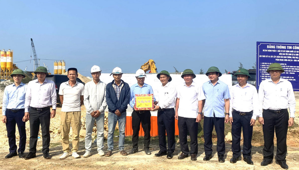 Quảng Trị quyết liệt tháo gỡ “điểm nghẽn” mặt bằng, đẩy nhanh tiến độ Quốc lộ 15D và Đường ven biển