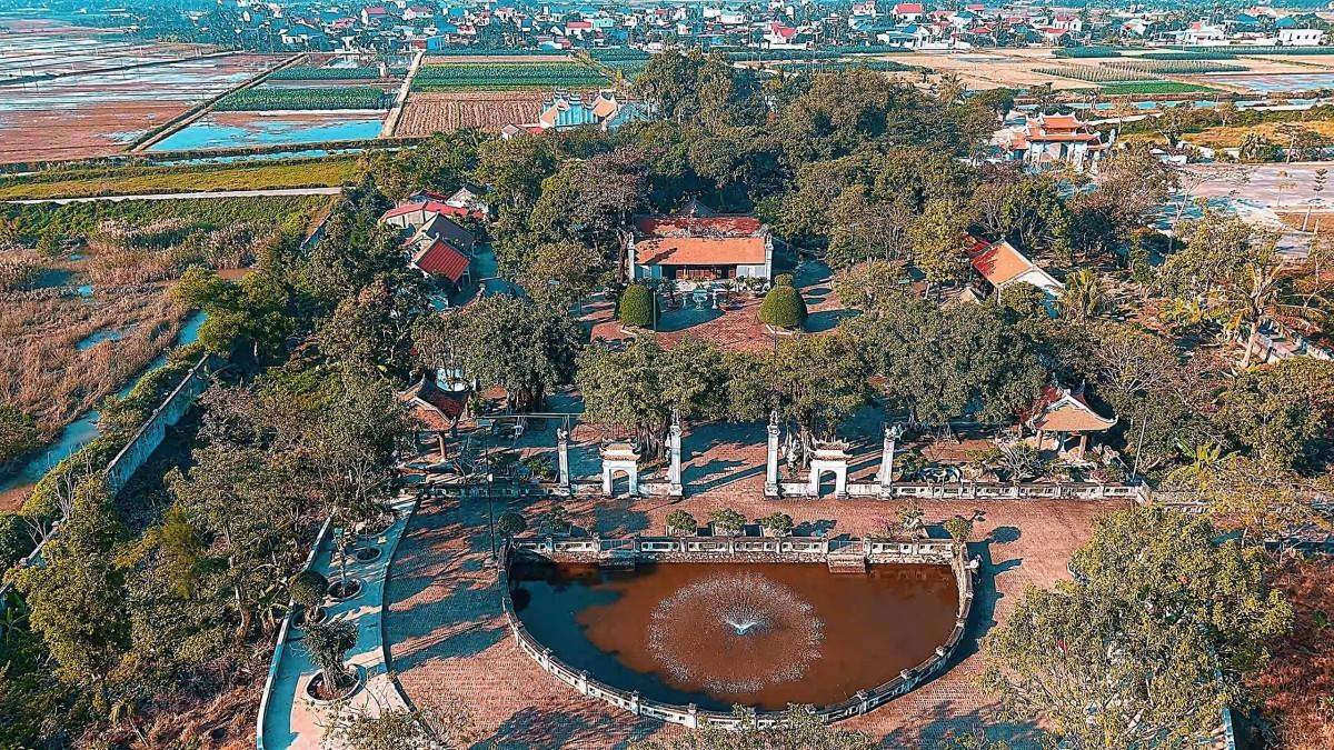 Vang vọng anh linh 900 năm Đức Thánh Đền Gắm