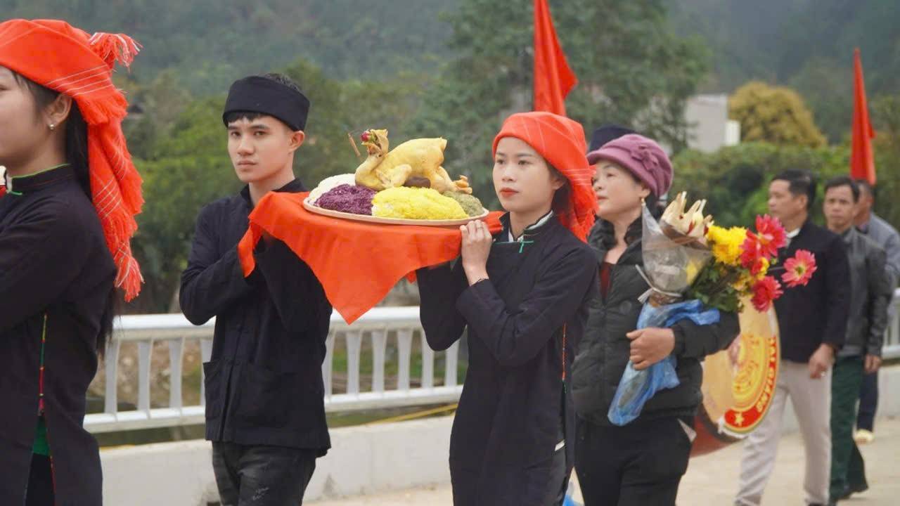 Mâm lễ dâng tại lễ hội