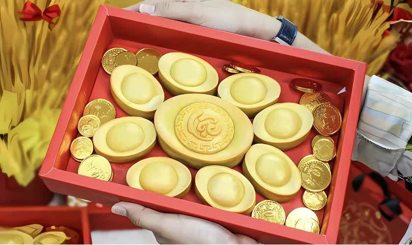 Giá hoa, đồ cúng tăng nhẹ trước ngày vía Thần Tài 2026, sức mua dồn về sát giờ cao điểm