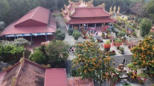 Đầu xuân về miền đất cổ Châu Lang dự Lễ hội Chùa Mèo