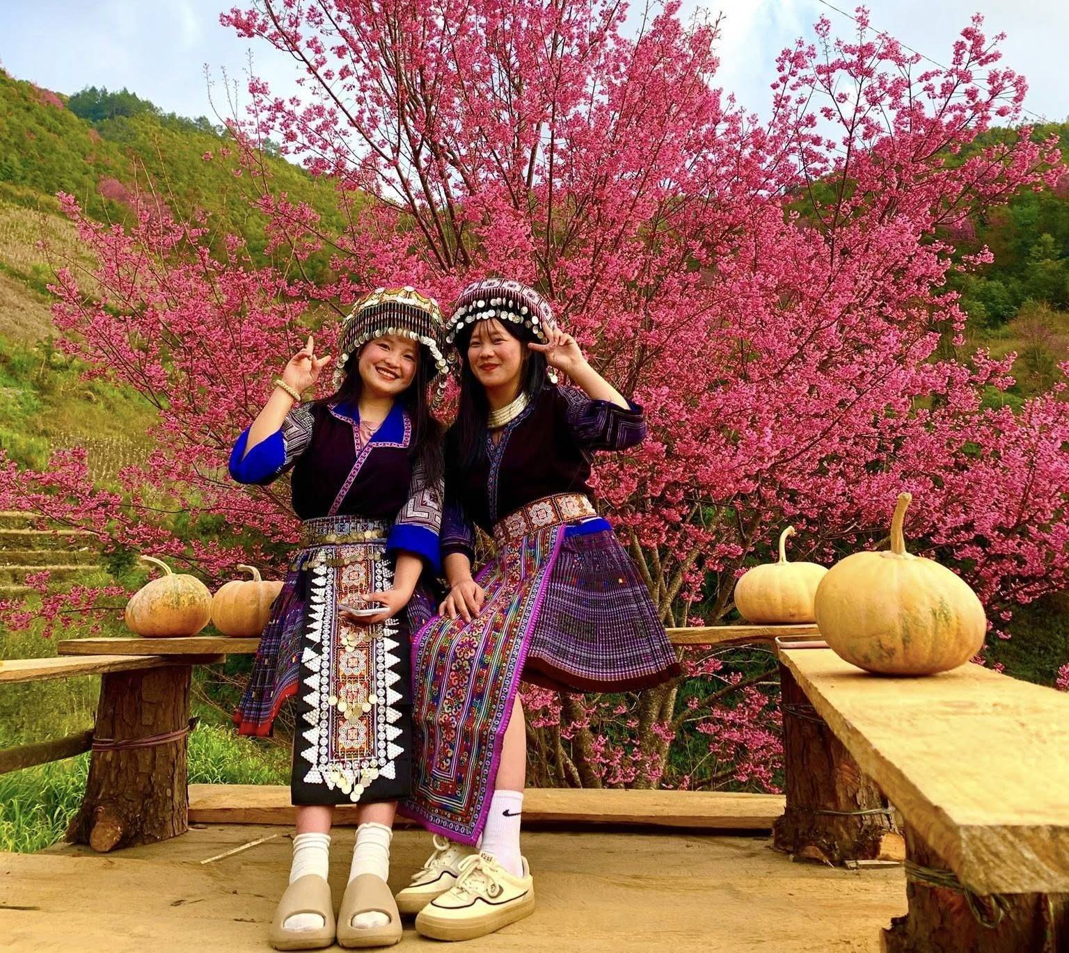 Đời sống vật chất và tinh thần của nhân dân tỉnh Lào Cai ngày càng được cải thiện. 