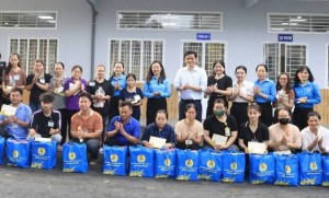 Giữ nhịp sản xuất từ sự ổn định đời sống