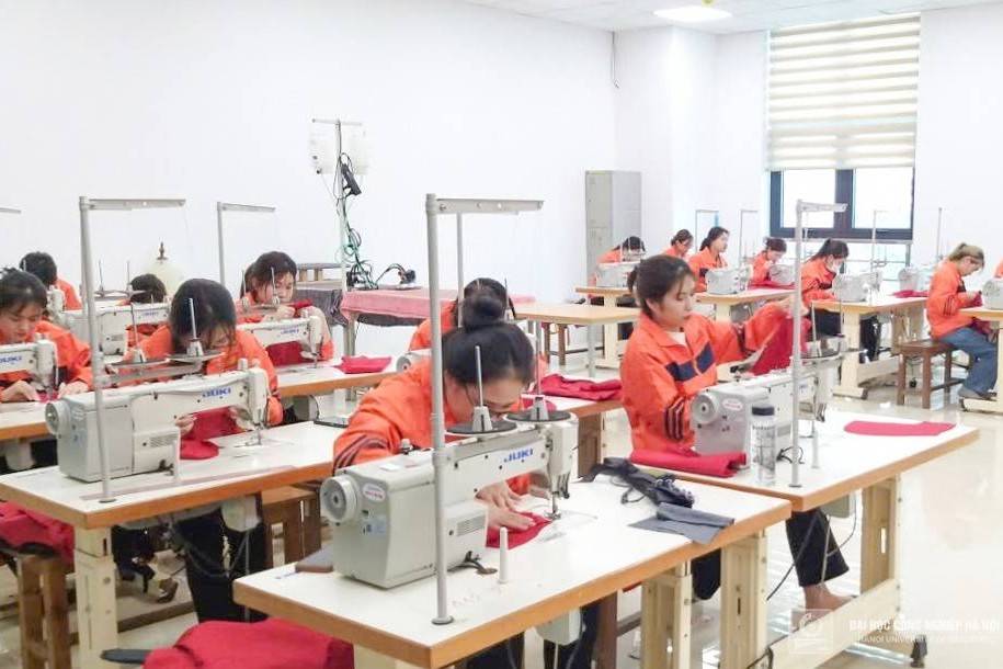 Hà Nội đào tạo hơn 17.000 lao động ngắn hạn, ưu tiên nhóm yếu thế trong năm 2026