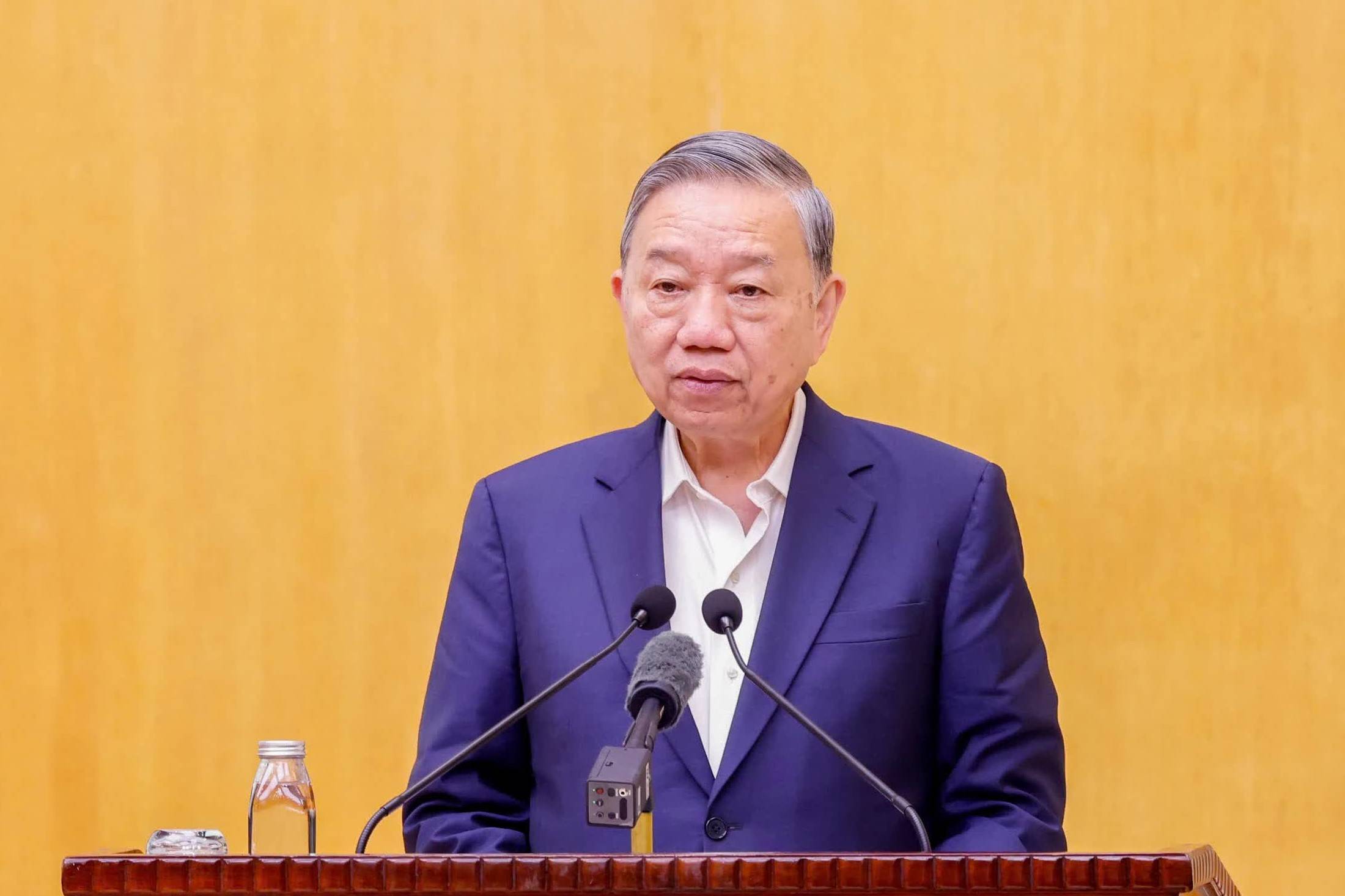 Tổng Bí thư: Không để gánh nặng đổi mới giáo dục dồn lên giáo viên, học sinh và phụ huynh