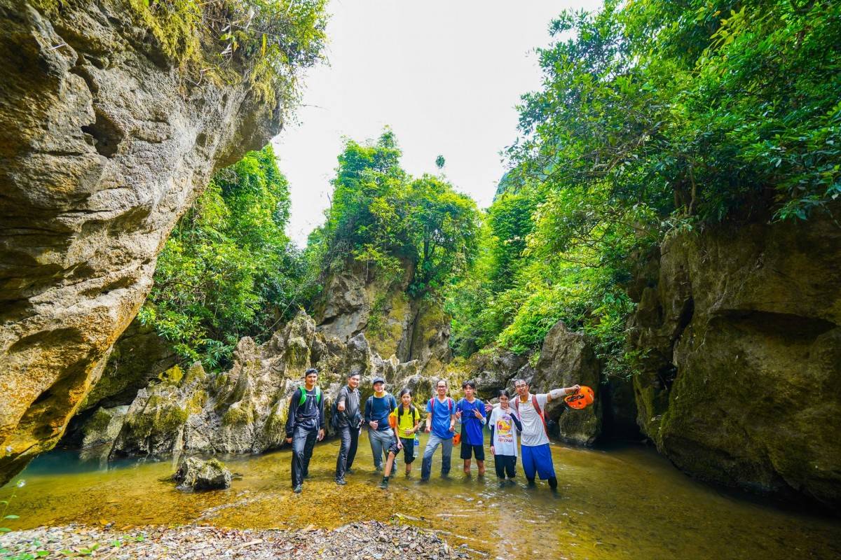 Tour du lịch khám phá hang động Phong Nha- Kẻ Bàng của Công ty TNHH JUNGLE BO SS