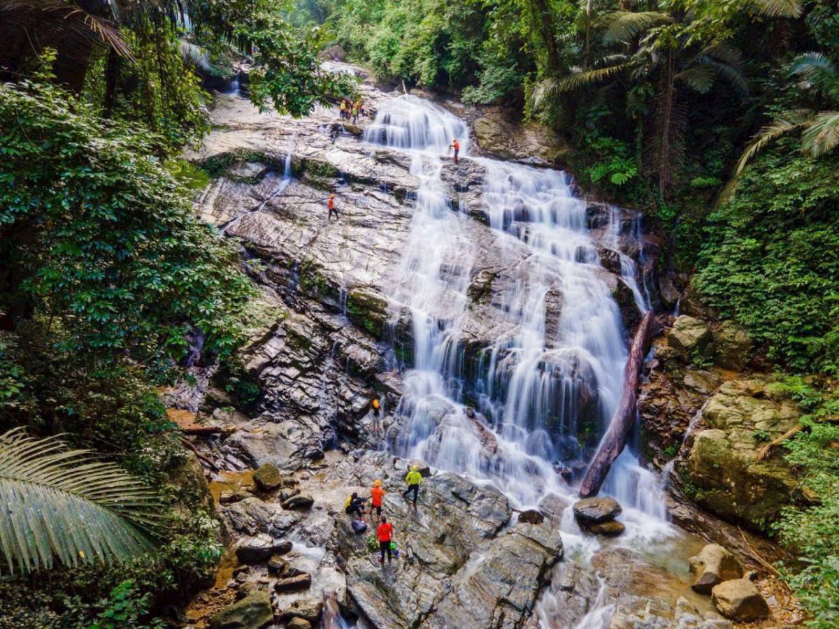 Khám phá Động Châu- Khe Nước Trong 