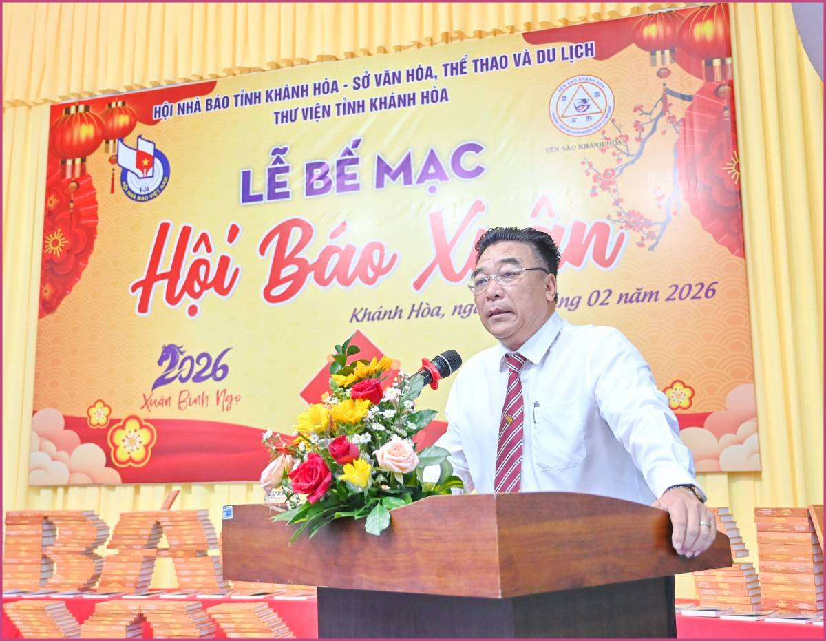 Hơn 1.000 ấn phẩm báo, tạp chí được trưng bày tại Hội báo Xuân Bính Ngọ trao tặng quân và dân Đặc khu Trường Sa.