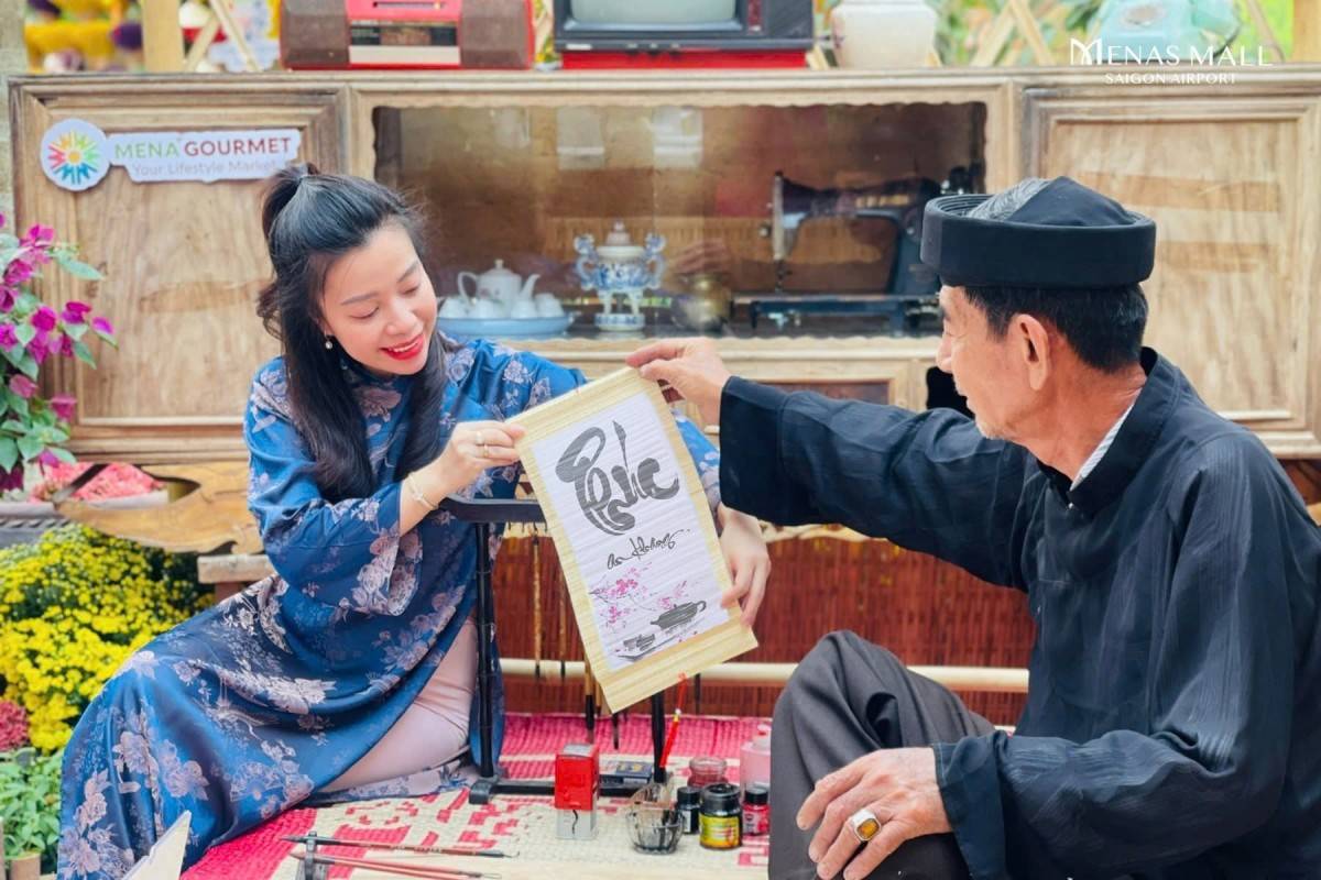 Đường hoa Xuân Menas 2026,Đường hoa Tân Sơn Hòa,Đường hoa gần sân bay Tân Sơn Nhất, đường hoa dài nhất Việt Nam, robot Unitree Go2 Pro 1