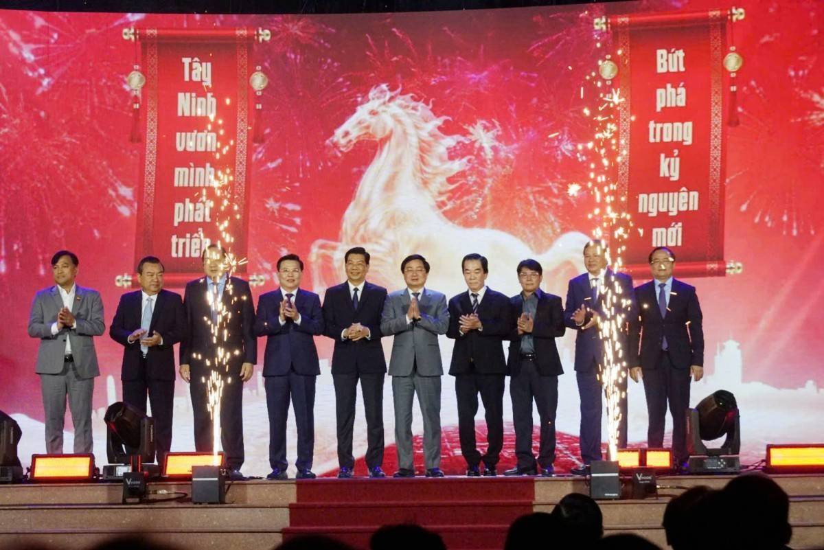 Bí thư Tỉnh ủy Tây Ninh: Lấy doanh nghiệp làm trung tâm, kiến tạo động lực tăng trưởng mới