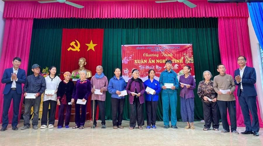 Đảng ủy – HĐND – UBND - UBMTTQ Việt Nam xã Thần Lĩnh đã tổ chức Chương trình trao quà Tết cho các hộ nghèo, hộ cận nghèo, hộ gia đình có hoàn cảnh đặc biệt khó khăn và các gia đình chính sách trên địa bàn. 