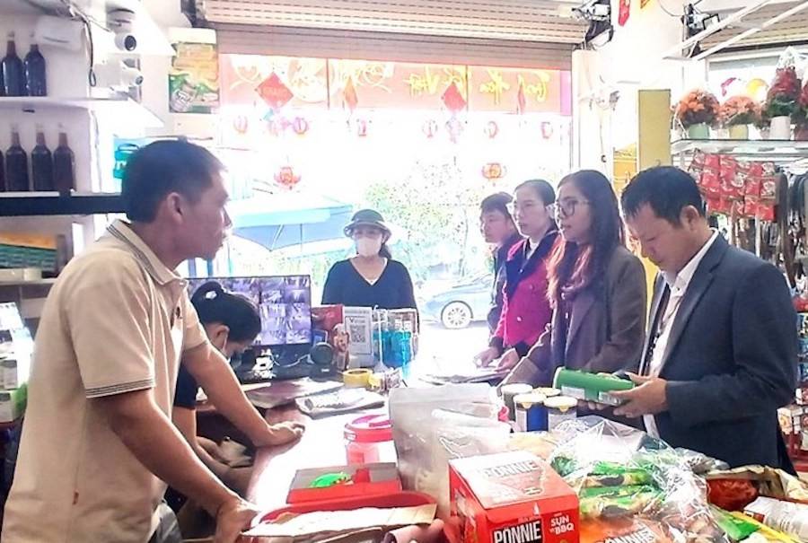 UBND xã Thần Lĩnh đã thành lập Đoàn kiểm tra công tác vệ sinh an toàn thực phẩm trên địa bàn.