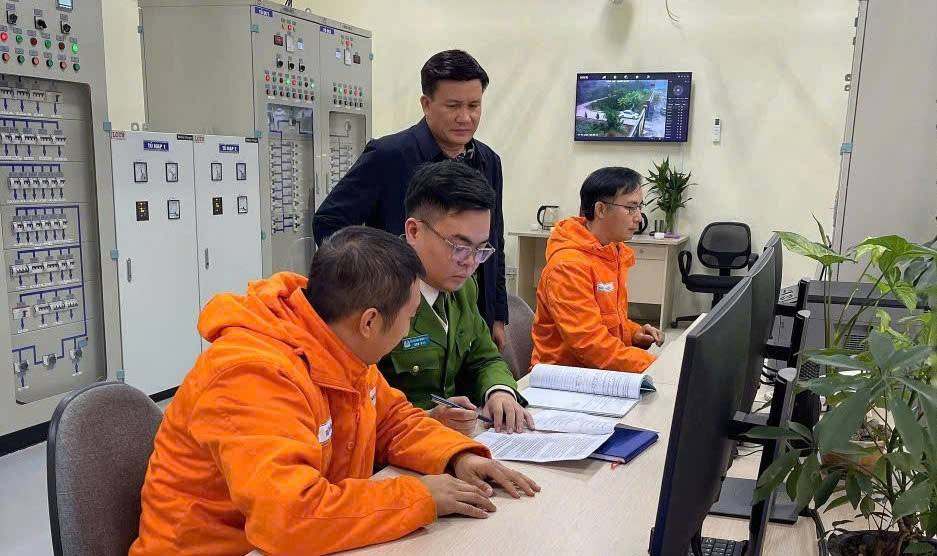 Khí thế khẩn trương đầu xuân tại Công ty Điện lực Lào Cai: Dòng điện không phút ngơi nghỉ