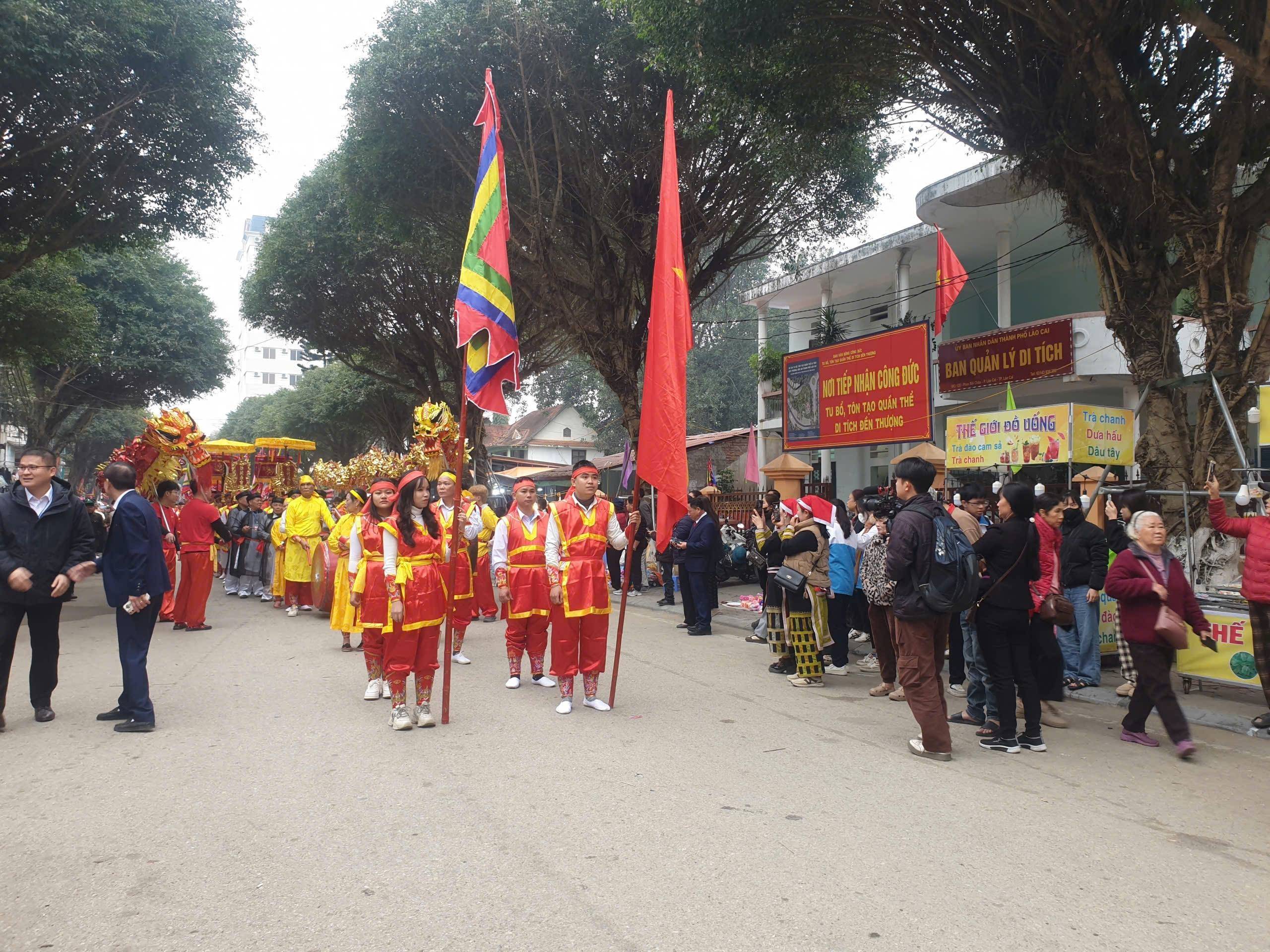 Lễ rước kiệu (Ảnh: Kim Hoàn)