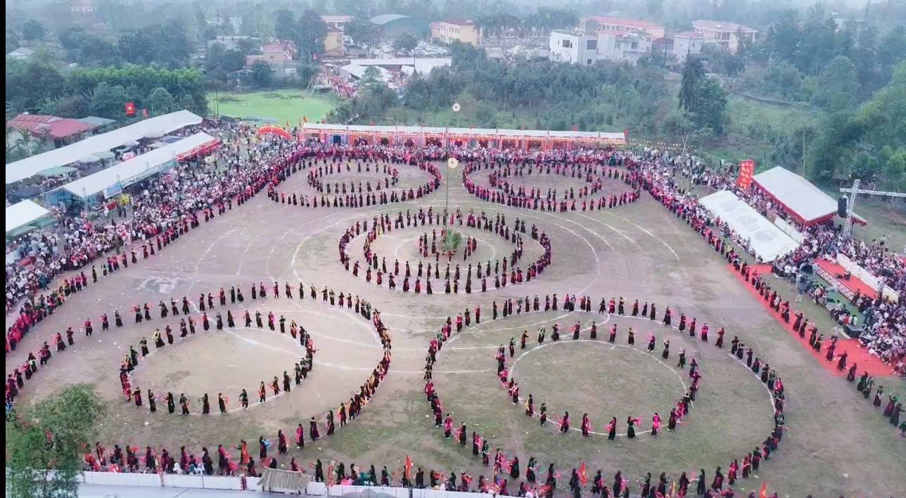 Lào Cai: Bảo tồn lễ hội Cầu mùa gắn với phát triển du lịch cộng đồng ở Thượng Bằng La