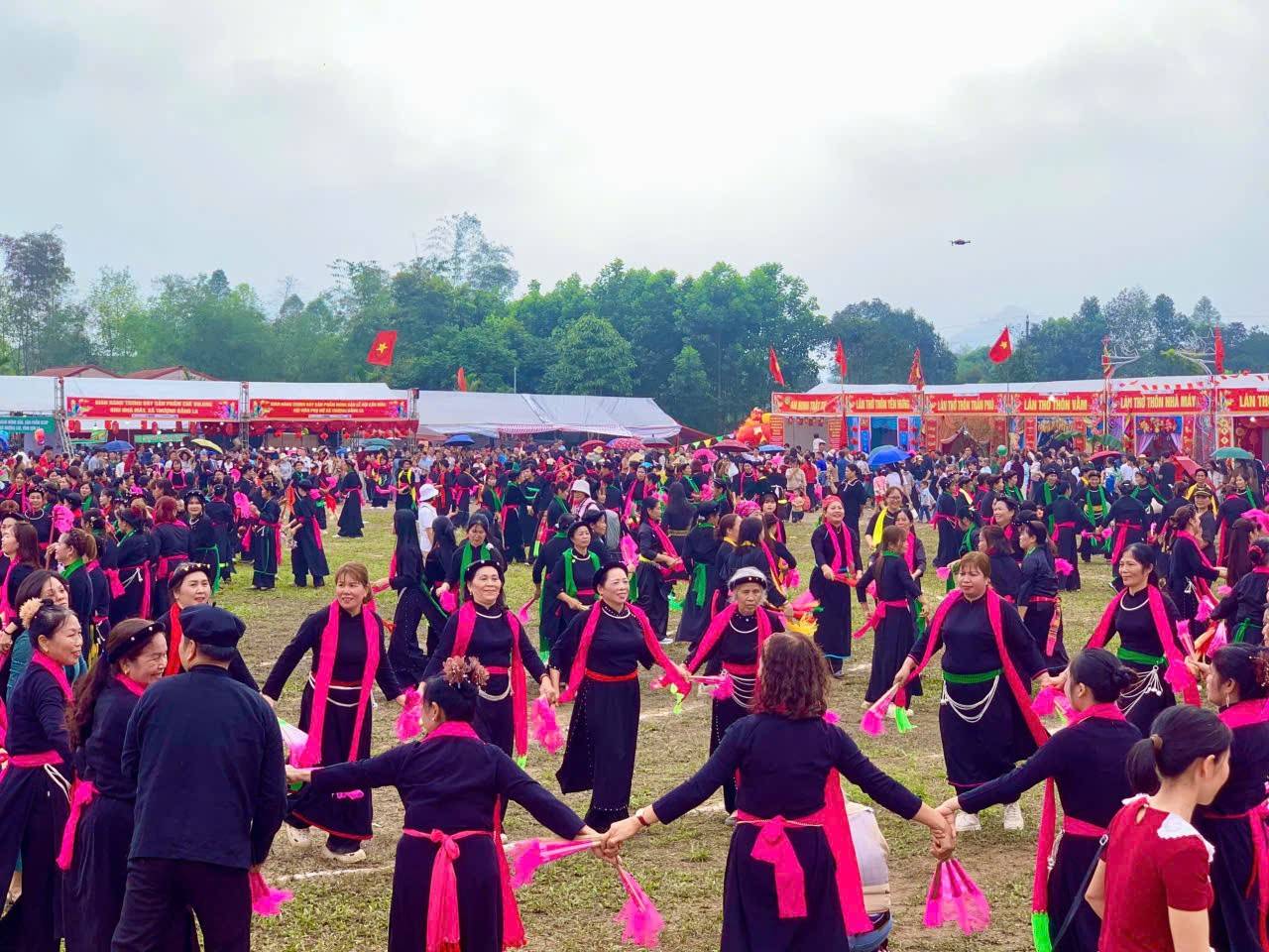 Lào Cai: Bảo tồn lễ hội Cầu mùa gắn với phát triển du lịch cộng đồng ở Thượng Bằng La