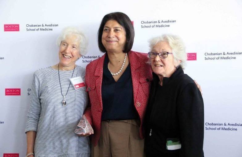 Từ cô bé nhập cư đến biểu tượng lãnh đạo của ngành sinh học toàn cầu