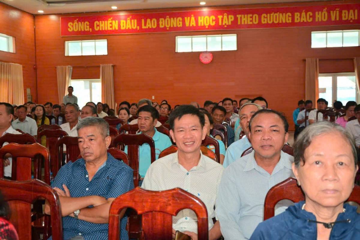 cử tri tại phường Đông Hòa, TP. Hồ Chí Minh