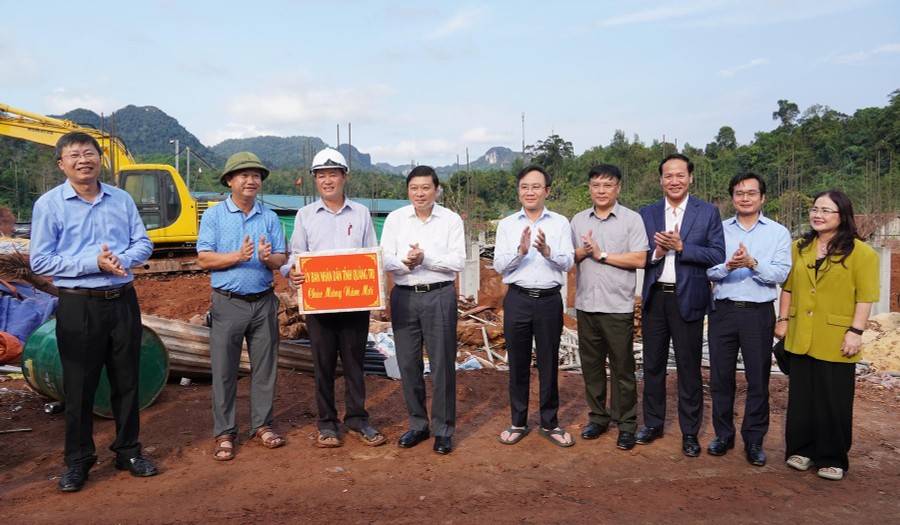 Đẩy nhanh xây dựng 4 trường nội trú liên cấp tại các xã biên giới Quảng Trị