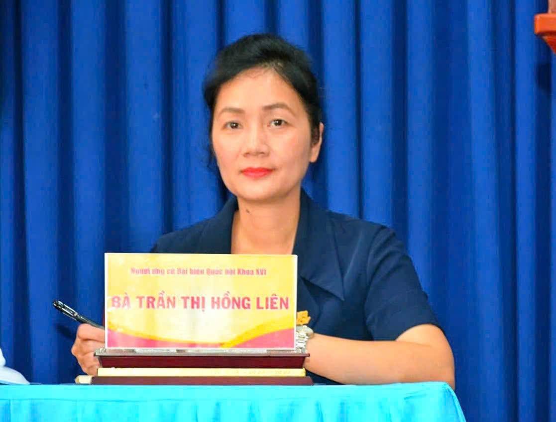  bà Trần Thị Hồng Liên, Bí thư Chi bộ, Trưởng khoa Quản trị kinh doanh thuộc Trường Đại học Kinh tế – Luật, đơn vị thành viên của Đại học Quốc gia Thành phố Hồ Chí Minh