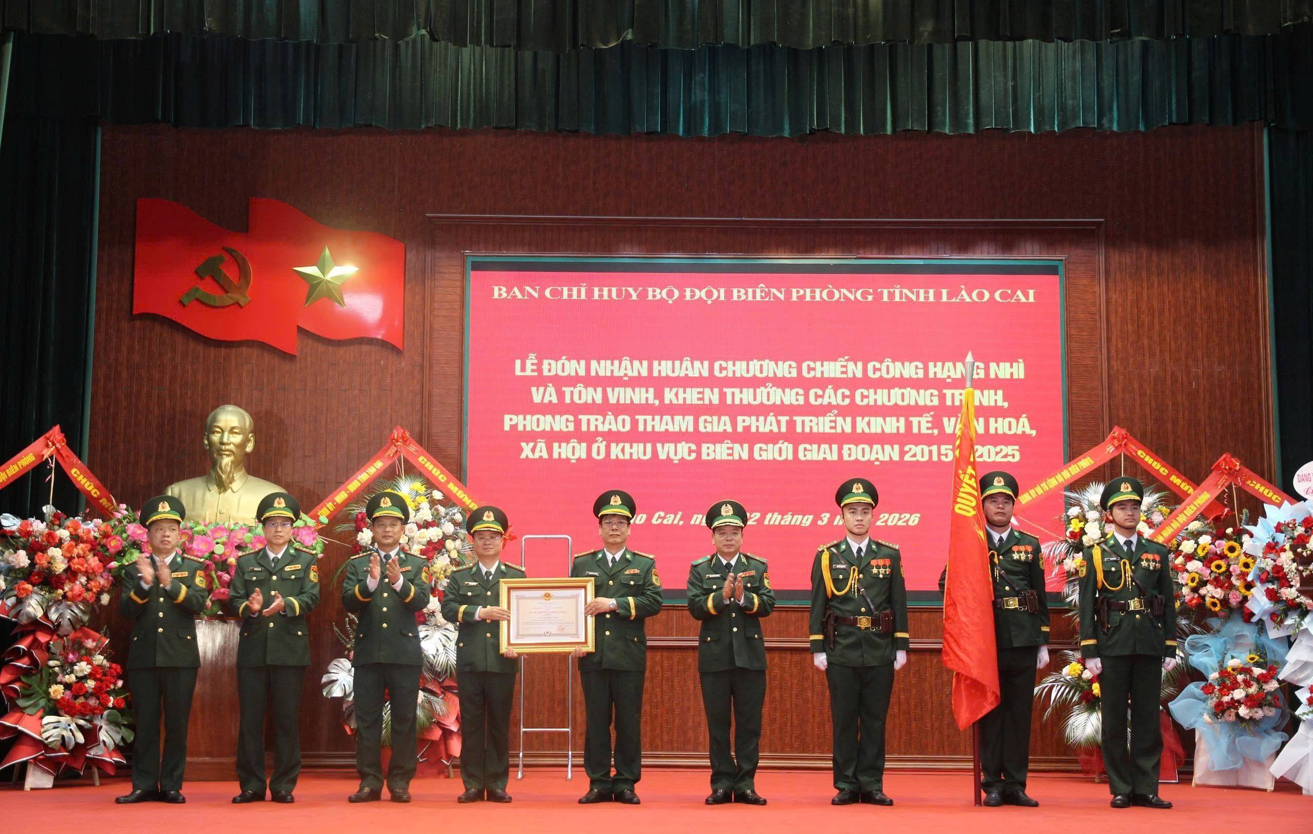 Huân chương Chiến công hạng Nhì ghi nhận đóng góp của Bộ đội Biên phòng Lào Cai