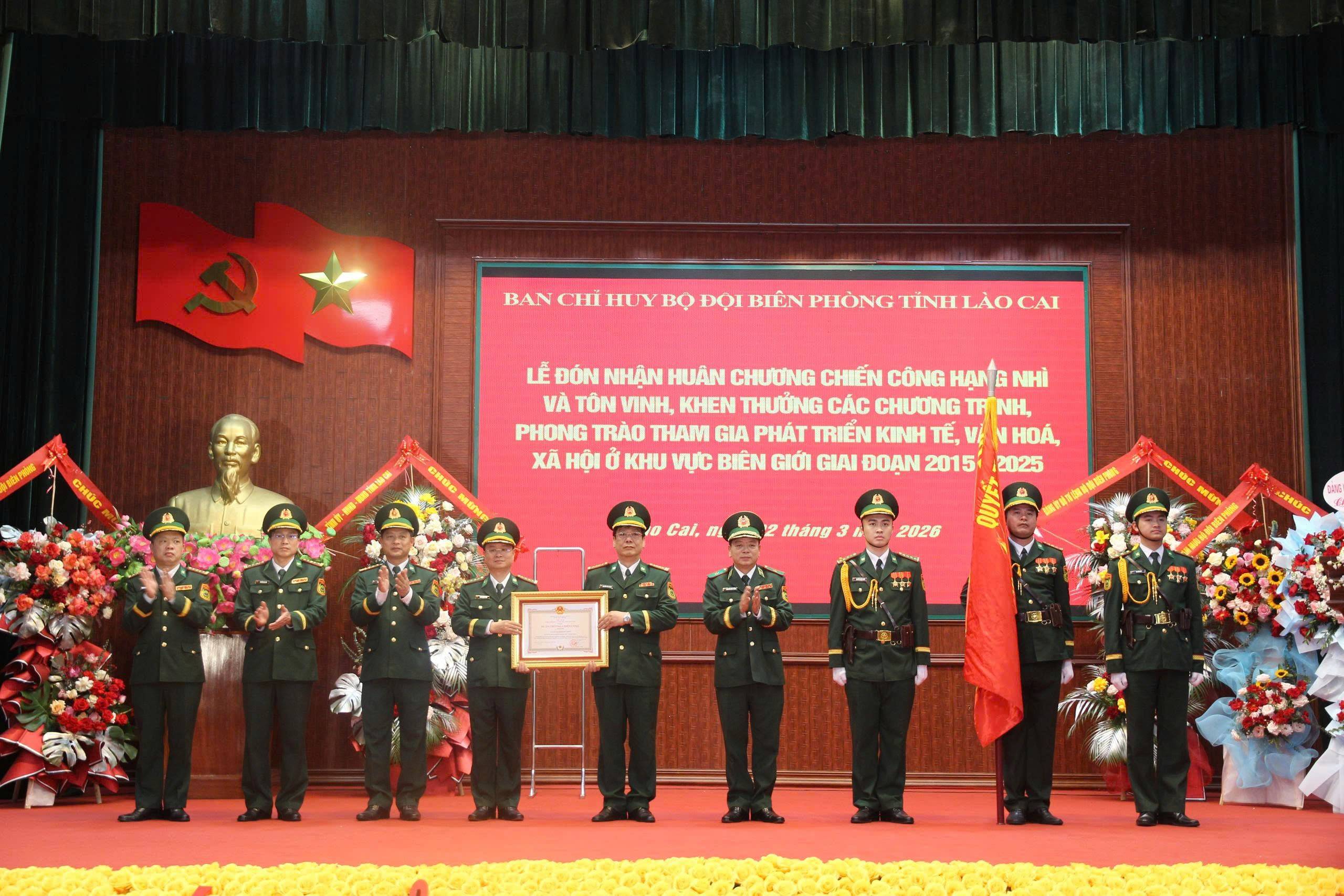 Huân chương Chiến công hạng Nhì ghi nhận đóng góp của Bộ đội Biên phòng Lào Cai