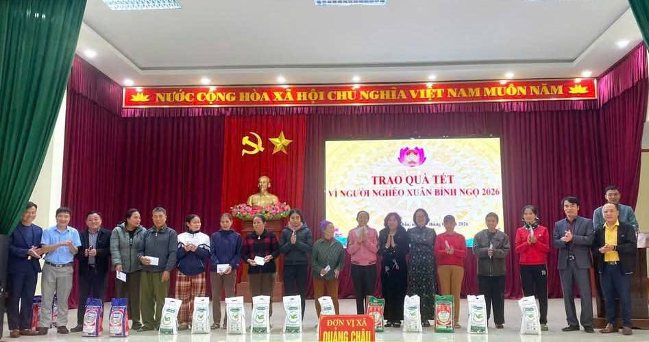 Đảng uỷ - HĐND - UBND - UBMTTQ Việt Nam xã Quảng Châu tổ chức Chương trao quà Tết Nguyên đán Bính Ngọ năm 2026 cho các hộ nghèo, cận nghèo, hộ có hoàn cảnh đặc biệt khó khăn trên địa bàn