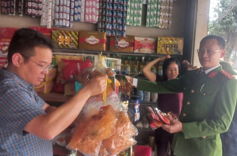 Đoàn kiểm tra liên ngành xã Đông Thành tổ chức ra quân kiểm tra công tác an toàn thực phẩm, công tác đo lường và hoạt động dịch vụ văn hóa trên địa bàn xã nhân dịp Tết Nguyên đán Bính Ngọ năm 2026.