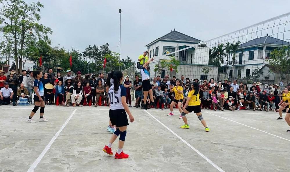 Trong không khí vui tươi, phấn khởi mừng Đảng, mừng Xuân Bính Ngọ 2026 và chào mừng cuộc bầu cử đại biểu Quốc hội khóa XVI và HĐND các cấp nhiệm kỳ 2026–2031, xã Đông Thành long trọng tổ chức Lễ khai mạc Giải bóng chuyền nữ trong khuôn khổ Đại hội Thể dục Thể thao xã lần thứ I 