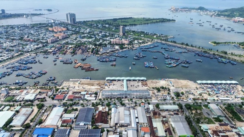 Cảng cá Thọ Quang hiện là cảng cá lớn nhất miền Trung. Tuy nhiên cảng cá này lại nằm trong khu vực trung tâm thành phố