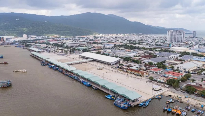 Cảng cá Thọ Quang đang được hướng đến trở thành điểm đến du lịch và đồng bộ với cảng lưỡng dụng, tổng hợp ở dọc bờ vịnh Mân Quang