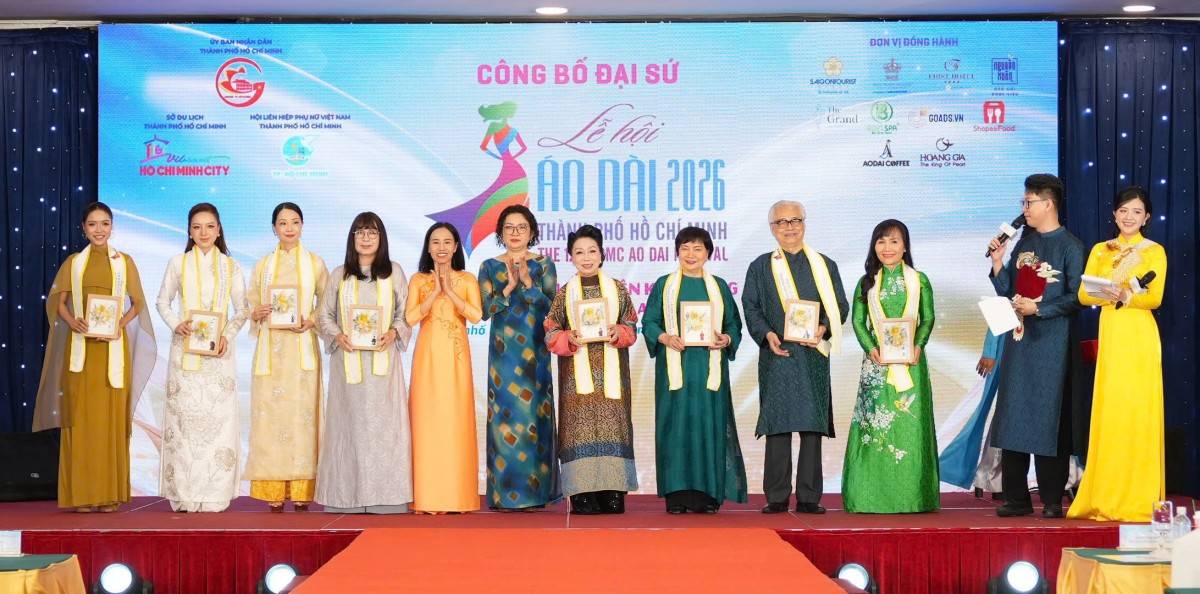 Công bố Đại sứ Lễ hội áo dài TP. Hồ Chí Minh lần thứ 12 (gồm 37 người nổi tiếng ở nhiều lĩnh vực).