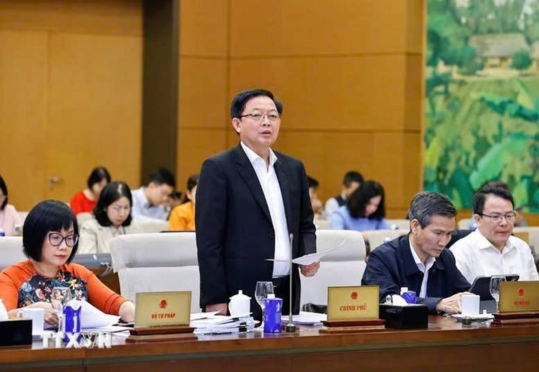 Phó Thủ tướng Hồ Quốc Dũng phát biểu tại Phiên họp thứ 55 của Ủy ban Thường vụ Quốc hội (Ảnh: TTXVN).