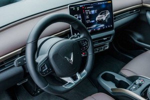 Mua VinFast VF 6 chỉ 0 đồng trả trước, 0 đồng sạc pin, lãi suất cố định 7%/năm